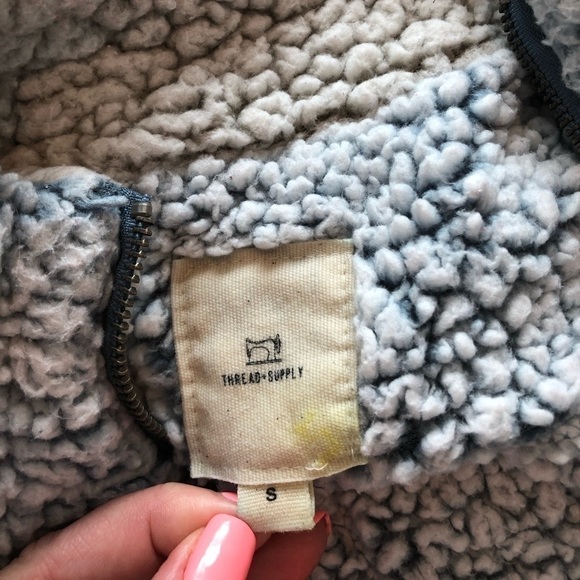 Thread & Supply Sherpa Vest Size S - Picture 14 of 15